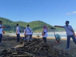 PLN Kumpulkan Lebih dari Satu Ton Sampah Dalam Giat Bersih Pantai Di Delapan Lokasi