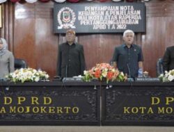 Wali Kota Bacakan Pertanggungjawaban Pelaksanaan APBD TA 2022 Pada Rapat Paripurna DPRD Kota Mojokerto