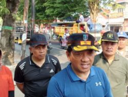 Sekdakab Jombang Kembali Pimpin Razia Reklame Ilegal
