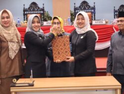 Bupati Mojokerto Tanda Tangani Kesepakatan Bersama Atas Raperda