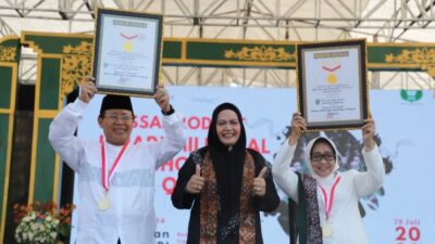 Pemkab Jombang Pecahkan Rekor Muri Rodat Ishari Dan Pembacaan Shalawat Tibbil Qulub Massal