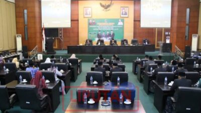 Sekwan DPRD Jombang Beri Penjelasan Anggaran Mamin Dewan