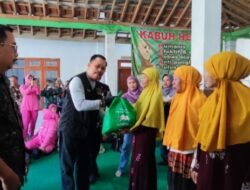 Panitia PHBN Pemkab Jombang Gelar Baksos Di Desa Marmoyo Sambut HUT Ke 78 RI