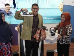 “The Weekly Brief with Sandi Uno” Wali Kota Mojokerto Kenalkan Batik Motif Baru 
