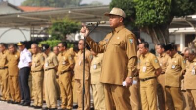 Pj Bupati Jombang Sugiat Pimpin Apel Kerja Pegawai Lingkup Pemkab Jombang