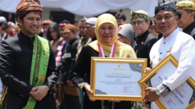Pj Bupati Jombang Terima Penghargaan Di Hari Jadi Ke 78 Jatim