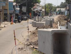 Dinas PUPR Jombang Lanjutkan Proyek Jalan KH Romli Tamim