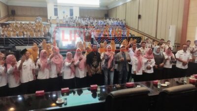 Ratusan Siswa SMPN 2 Kesamben Datangi Gedung DPRD Jombang