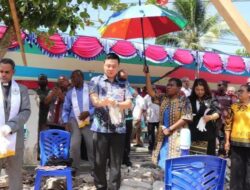 Bupati Freddy Thie Meletakkan Batu Pertama Pembangunan Gereja Kemah Injil Indonesia Jemaat Filadelfia Kaimana