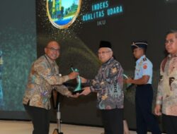 Kepala DLH Jombang Miftahul Ulum Raih Penghargaan Green Leadership 2023