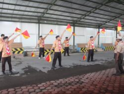 Narapidana Terorisme Lapas Kelas I Surabaya Ikuti Pembinaan Pramuka.