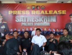 Perempuan Muda Melahirkan, Bayinya Dibekap Hingga Tewas