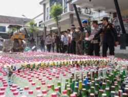 Jelang Natal dan Tahun Baru, Polres Jombang Musnahkan 3.627 Botol Miras