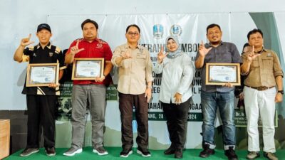 PT. CJI Ploso Jombang Saat Terima Penghargaan dari Dinas Kehutanan Provinsi Jawa Timur Sabtu (29/12/2024)