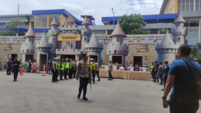 Posyan Nataru Polresta Sidoarjo di Terminal Purabaya Bertemakan Kastil