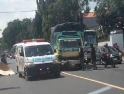 Kecelakaan Motor lawan Truk di Denayar Jombang Satu Orang Tewas