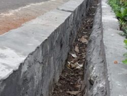 Proyek Drainase Asal-Asalan di Desa Trowulan Mojokerto Dikeluhkan Warga