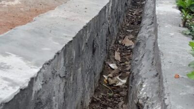 Proyek Drainase Asal-Asalan di Desa Trowulan Mojokerto Dikeluhkan Warga