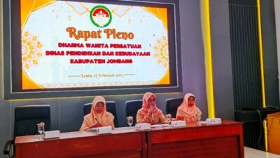 Rapat Pleno DWP Disdikbud Jombang, Sekaligus Diisi Acara Megengan