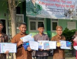 Momen Hardiknas 2025, Tiga Siswa MTsN 7 Nganjuk Terima Penghargaan