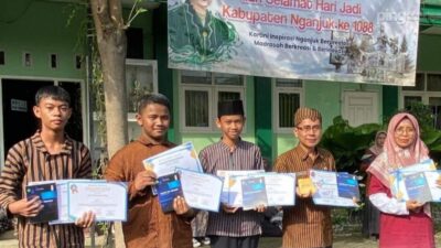 Momen Hardiknas 2025, Tiga Siswa MTsN 7 Nganjuk Terima Penghargaan