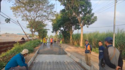Pembangunan Pelebaran Jalan Di Gebangsari Jatirejo Tunjang Ekonomi Masyarakat