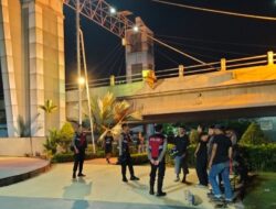 Sat Samapta Polres Kediri Kota Gencarkan Patroli Jalan Kaki dan Edukasi Warga, Pentingnya Jaga Peninggalan Sejarah Jembatan Lama “Brug Over Den Brantas Kediri”
