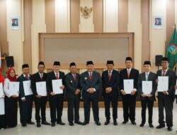 Bupati Jombang Lantik 11 Orang Anggota Dewan Pendidikan Masa Bakti 2025-2030