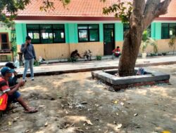 Kontraktor Akui Kendala Material di Proyek SDN Kwatu Mojokerto