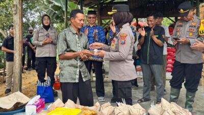 Bedah Rumah Warga di Tulakan, Polres Pacitan Peringati Hari Jadi Polwan ke-77