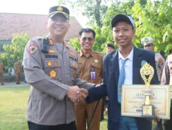 Sukses Gelar Lomba Kamtibmas Kapolres Mojokerto Kota Cup, Kapolres Berikan Piala untuk Pelajar Berprestasi