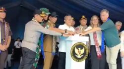 Polri Perkuat Ketahanan Pangan Nasional: Wakapolri Bersama Menko Pangan Tanam Jagung di Lampung Selatan