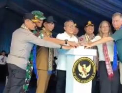 Polri Perkuat Ketahanan Pangan Nasional: Wakapolri Bersama Menko Pangan Tanam Jagung di Lampung Selatan