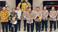Kapolri dan Menteri Kehutanan Bentuk Satgas Gabungan Telusuri Temuan Kayu yang diduga akibatkan Bencana di Aceh dan Sumatera
