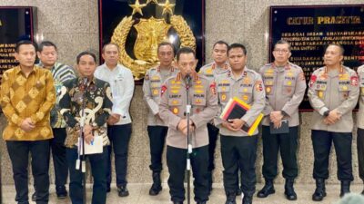 Kapolri dan Menteri Kehutanan Bentuk Satgas Gabungan Telusuri Temuan Kayu yang diduga akibatkan Bencana di Aceh dan Sumatera