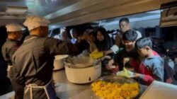Dapur Lapangan Brimob Suplai Bantuan Makanan untuk Korban Banjir di Aceh Tamiang