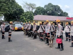 Den K9 SAR Ditpolsatwa Korsabhara Baharkam Polri Siap Perkuat Penanganan Bencana Longsor di Cisarua, Bandung Barat