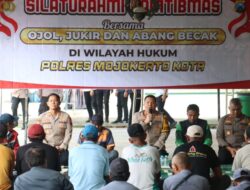 Wujud Kepedulian Menjelang Ramadhan, Kapolres Mojokerto Kota Bersilaturahmi dan Makan Bersama Tukang Becak, Ojol, serta Jukir
