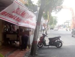 Trotoar Beralih Jadi Lapak Kuliner di Depan Kantor Disperindag, Aktivis Soroti Lemahnya Pengawasan Satpol PP