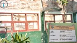 Rehabilitasi Ruang Kelas SMPN 2 Mojoanyar Senilai Rp221 Juta Sedang Dikerjakan, Pengawas Pastikan Proyek Berjalan Sesuai Harapan