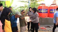 Atasi Kekeringan, Polres Ngawi Bangun Sumur Bor Presisi dan Bagikan Bansos di Kasreman