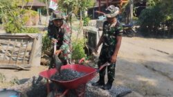 TMMD ke-130 Kodim 0814/Jombang, Satgas TNI dan Warga Gotong Royong Bedah RTLH di Desa Klitih